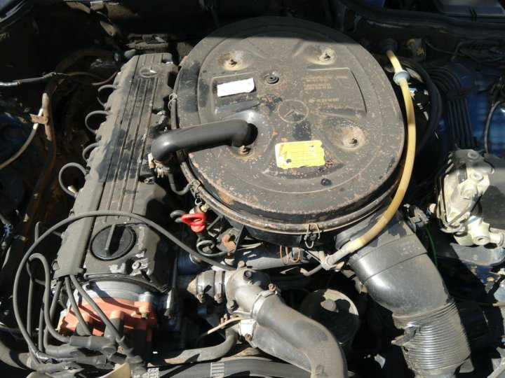 Mercedes-Benz M103 E26 2.6 engine