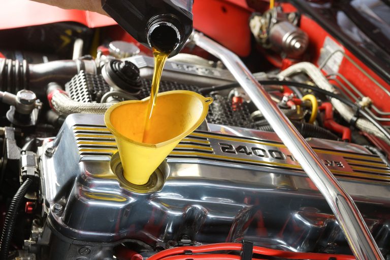 Engine oil consumption: how much oil it should be