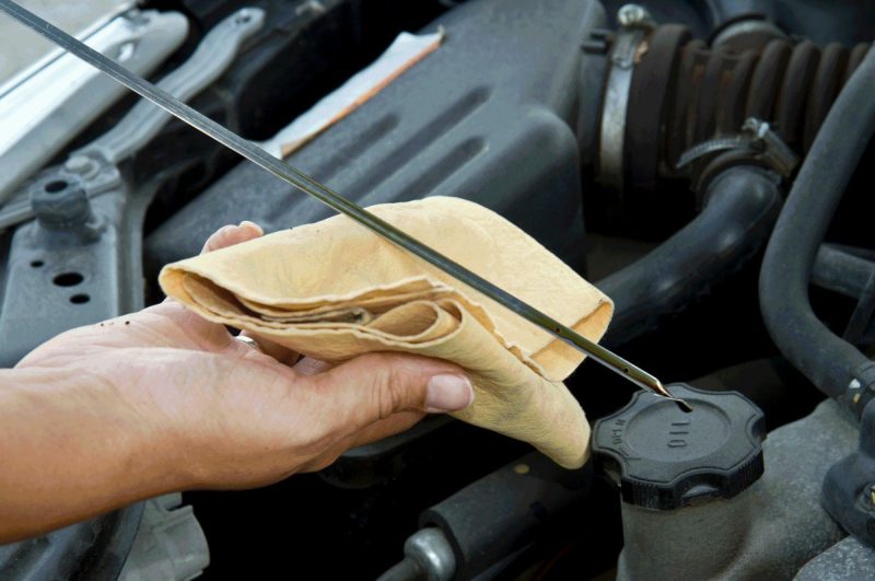 Engine oil consumption: how much oil it should be