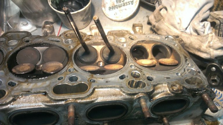 Why valves bend when the timing belt breaks and how to avoid it