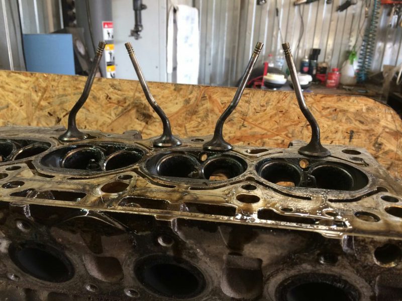 Why valves bend when the timing belt breaks and how to avoid it