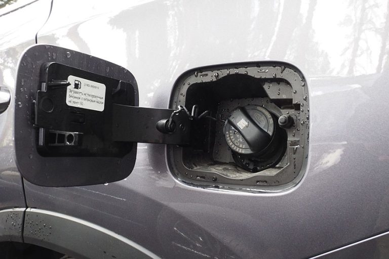 What is the danger of water in the gas tank and how to remove it from it