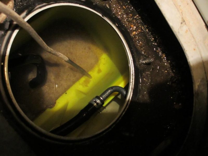 What is the danger of water in the gas tank and how to remove it from it